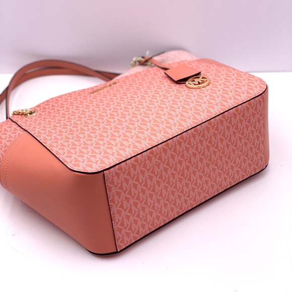 Michael Kors Jet Set Large Color-Block Saffiano Leather Tote Bag - Picture 6 of 12